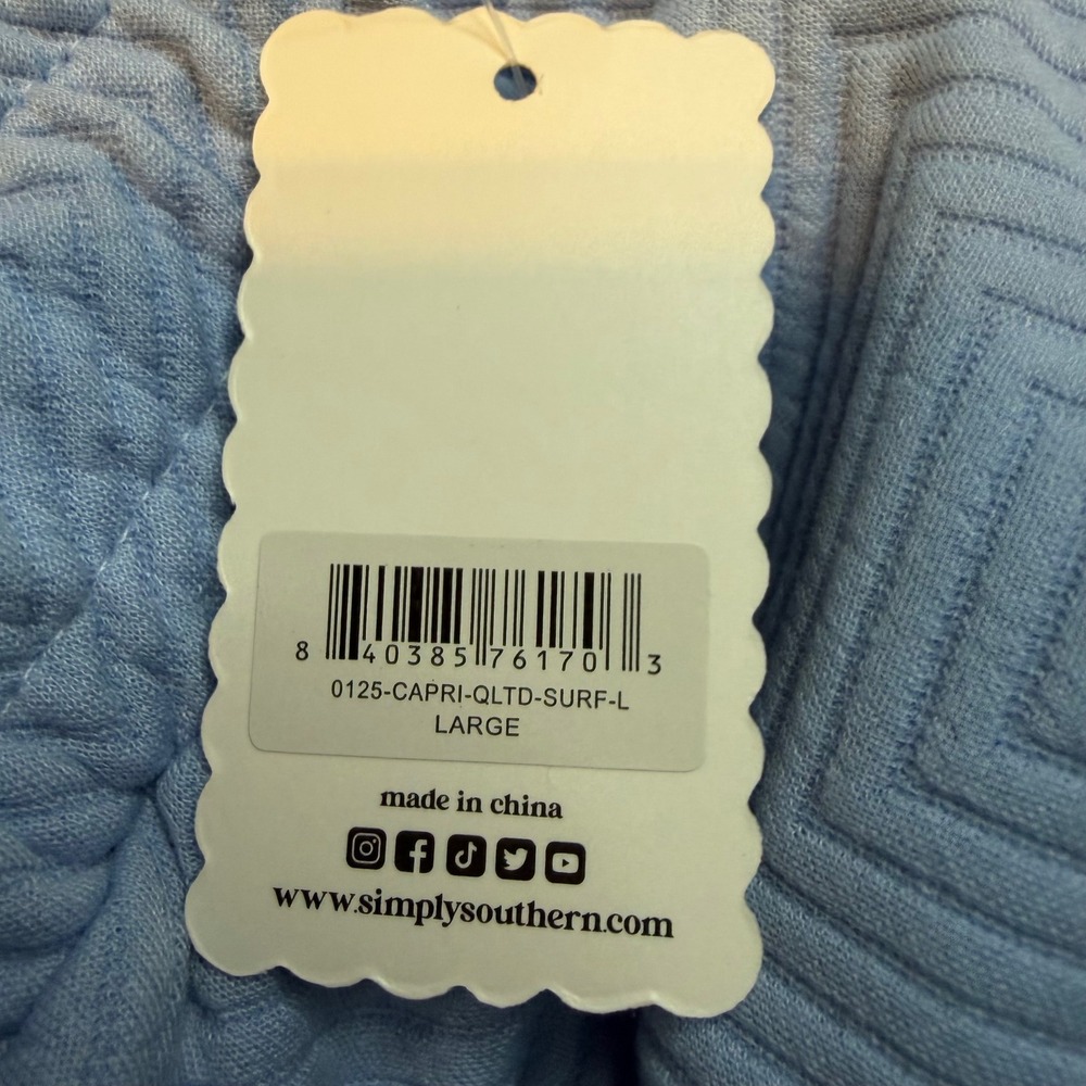 Simply Southern Light Blue Quilted Capri Pants Pearl Rhinestone Snap Large NEW - Picture 4 of 6